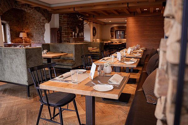 Restaurant rustical eingerichtet