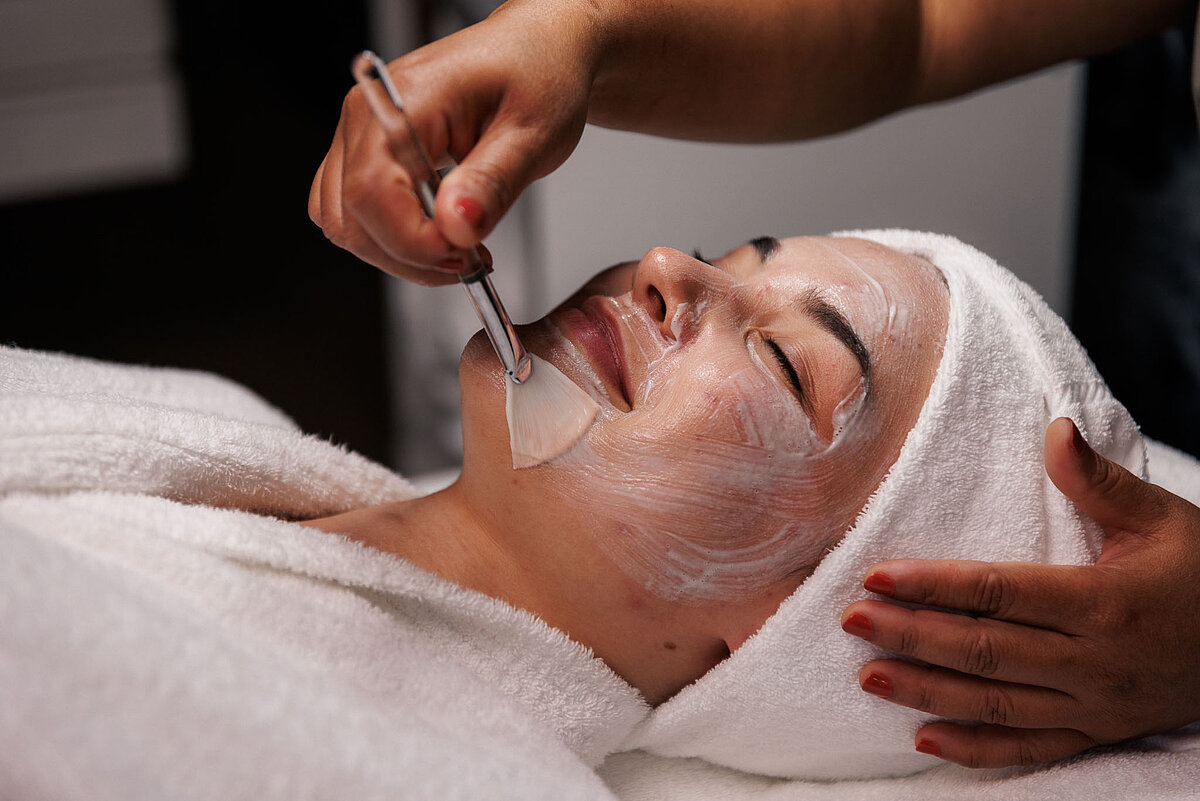 Gesichtsbehandlung im Spa des Marienhöh