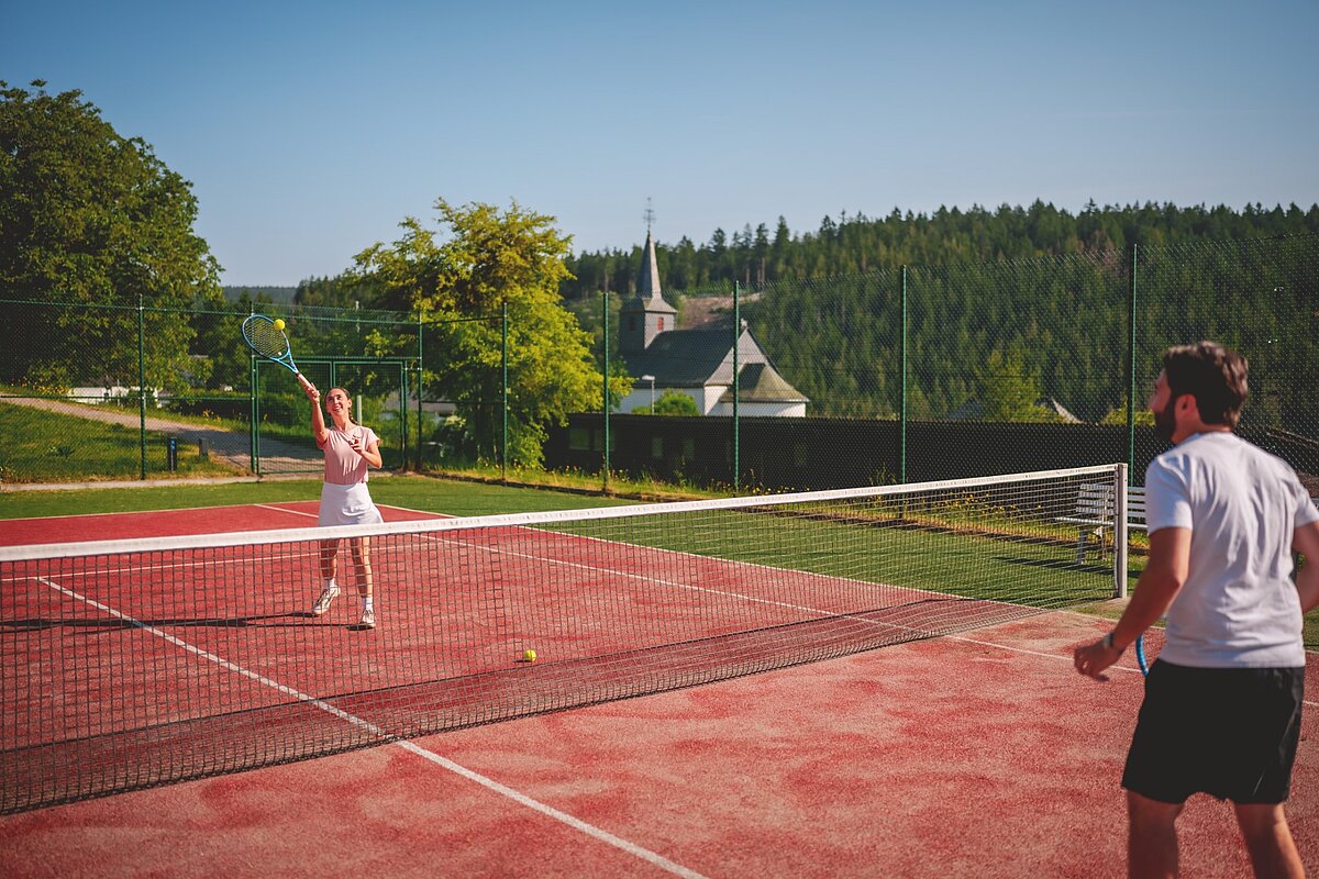 Zwei Tennisspieler auf dem Tennisplatz