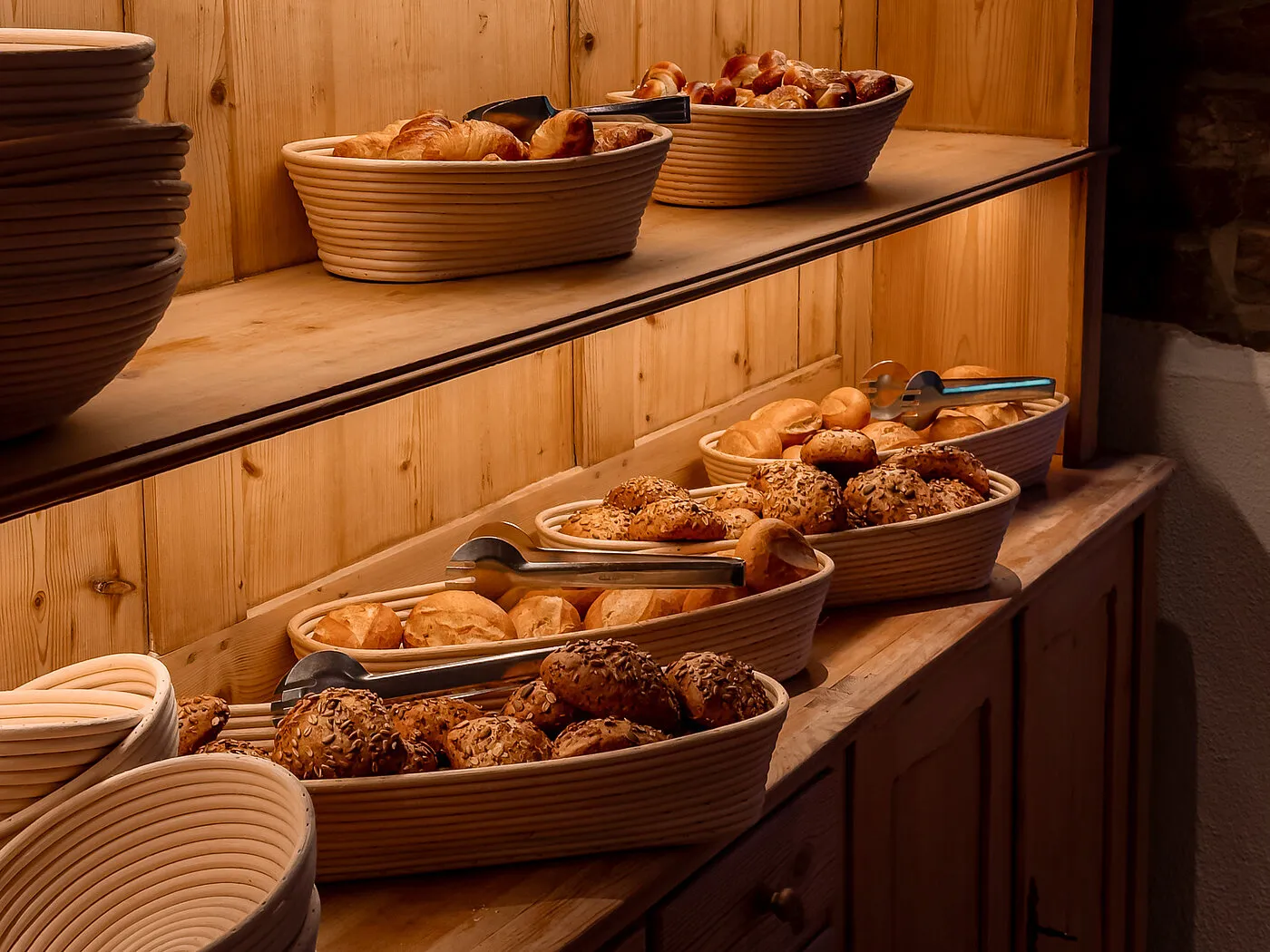 Brot und Brötchen am Frühstücksbuffet im Marienhöh