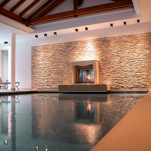 Wenn draußen der Wind um die Bäume streicht, wird’s bei uns im Spa besonders still.
Ein Ort, um runterzufahren,...